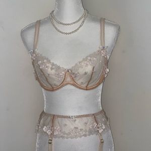 Agent Provocateur Bra and Garter Set 36C Sz 4 Sheer and Delicate flower detail‍﻿